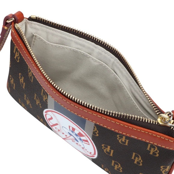 Dooney & Bourke Pouchette