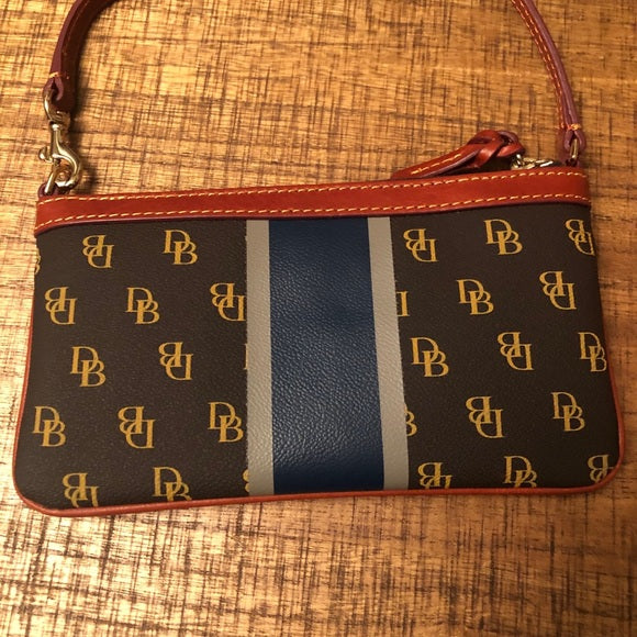 Dooney & Bourke Pouchette